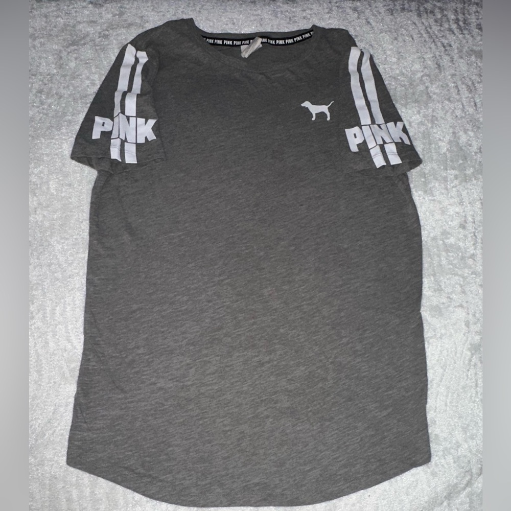 EUC Women’s Pink by Victoria’s Secret Short Sleeve Tee Shirt Gray Size Small